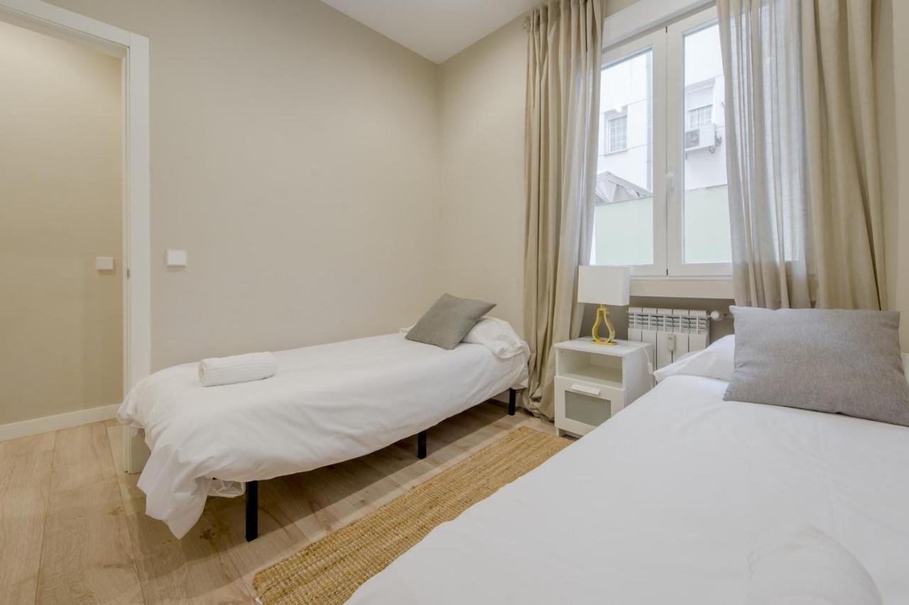 Acogedor Apt 3 Habitaciones Y Terraza En El Centro Madrid Exterior photo